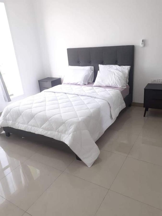 Premier Executive Apartment - The Ivy, East Legon อักกรา ภายนอก รูปภาพ