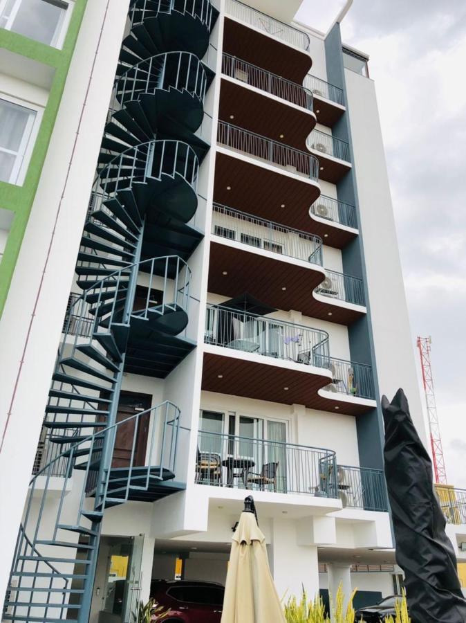 Premier Executive Apartment - The Ivy, East Legon อักกรา ภายนอก รูปภาพ